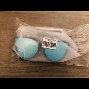 Quay Australia Accessories - Quay Sunglasses Quay Australia Accessories - Quay Sunglasses